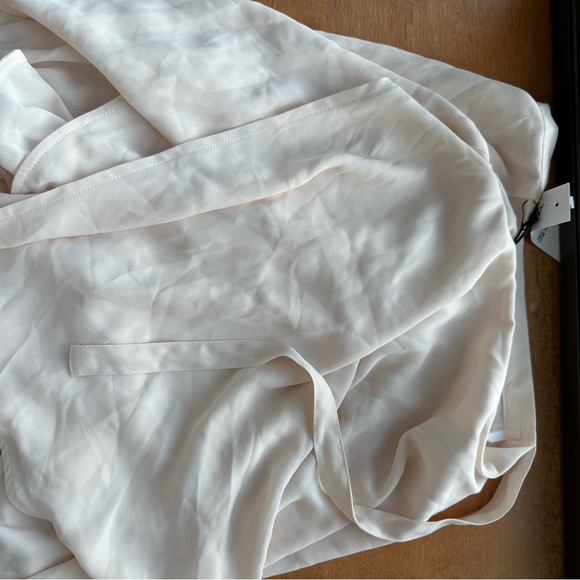 ARITZIA SUNDAY BEST DAWSON WRAP SKIRT IN SWEET CREAM size 4 NWT - Picture 3 of 3